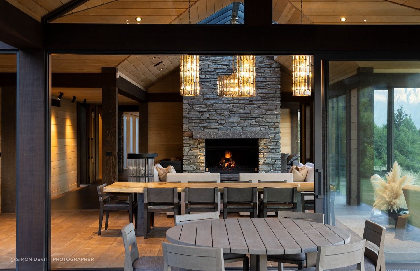 The refined use of stone, timber and glass captures the quintessential Queenstown look. | Photography: Simon Devitt