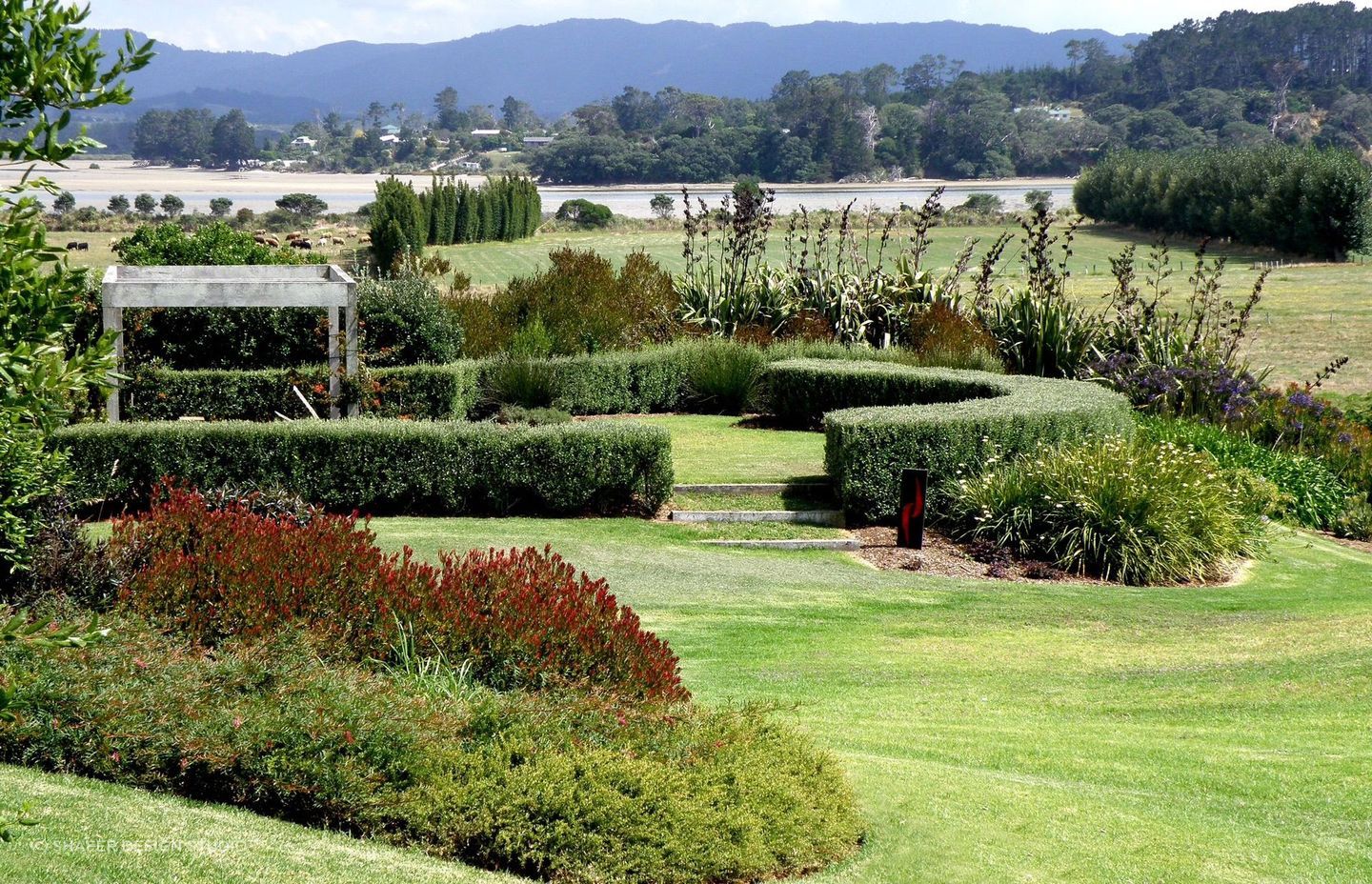 No property exists in isolation from its surroundings, so Shafer Design Studio work hard to design landscapes rooted in context.