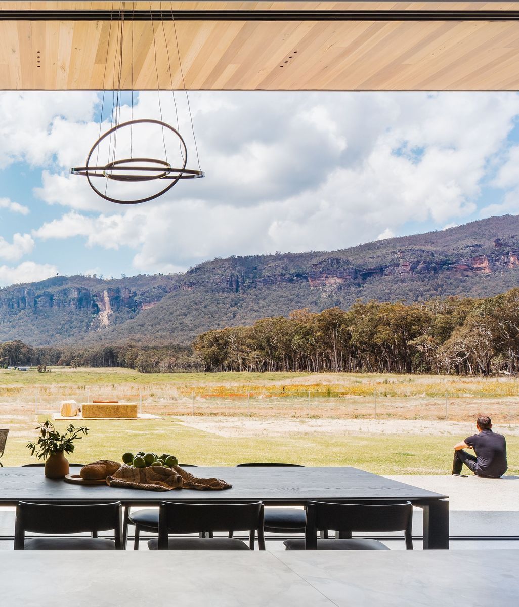 Discover the contemporary Blue Mountains haven surrounded by the faces of nature