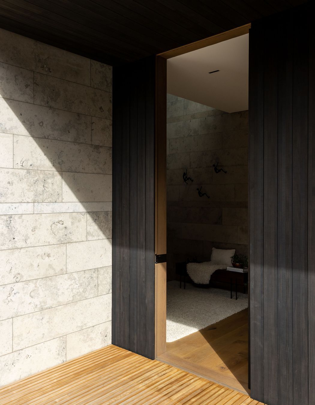 The entrance is discreet and unobtrusive.