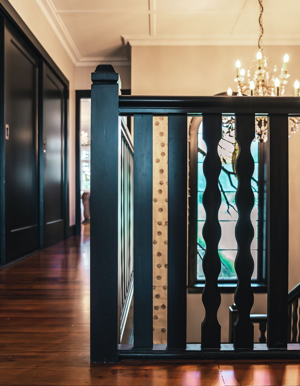 Rimu has been used for detailing in areas such as the staircase battens and rails.