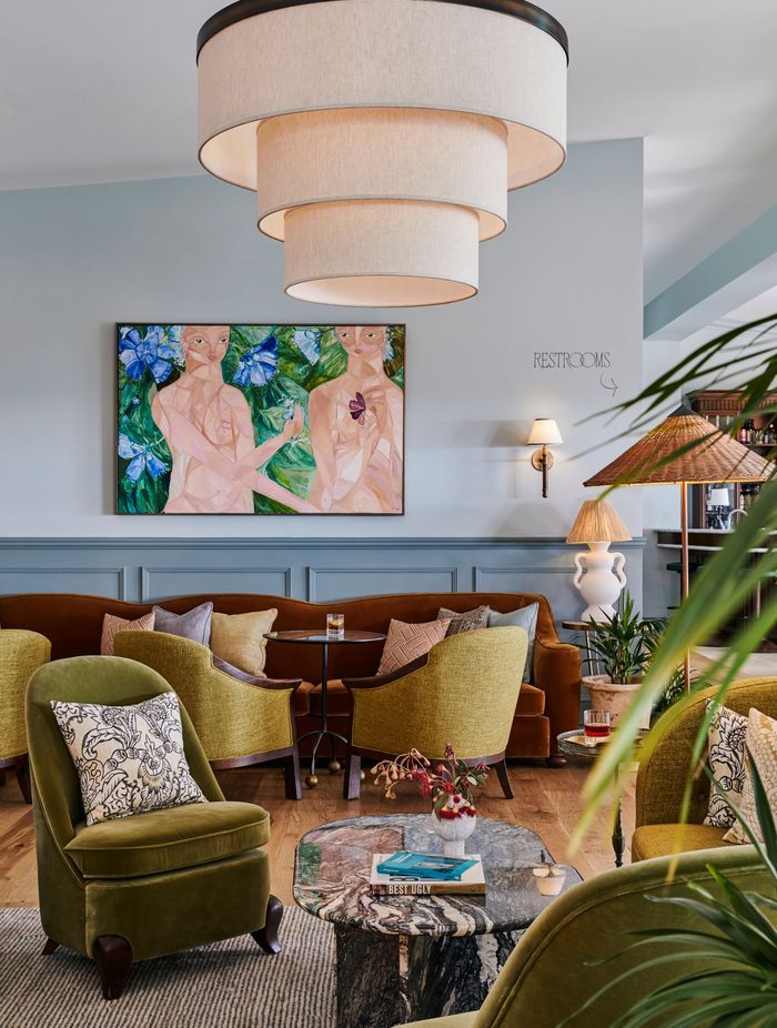 George's lounge and dining at Osborn House, Bundanoon.