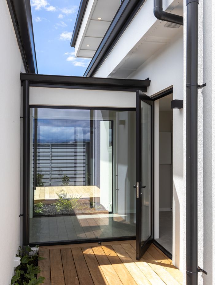 The view is captured from every possible area of the home with extensive glazing.