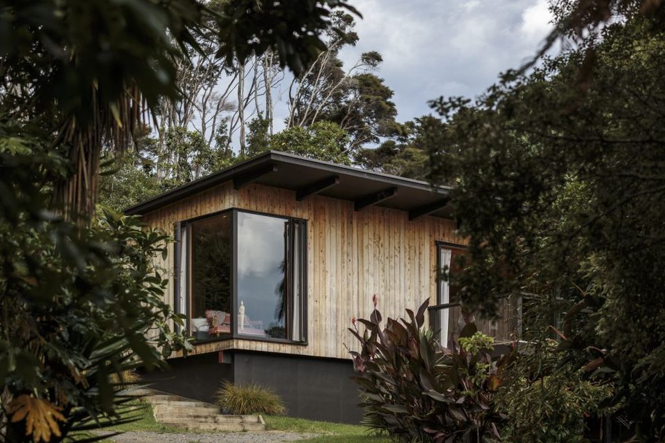 The house sits in perfect balance with the surrounding bush, neither more important than the other.