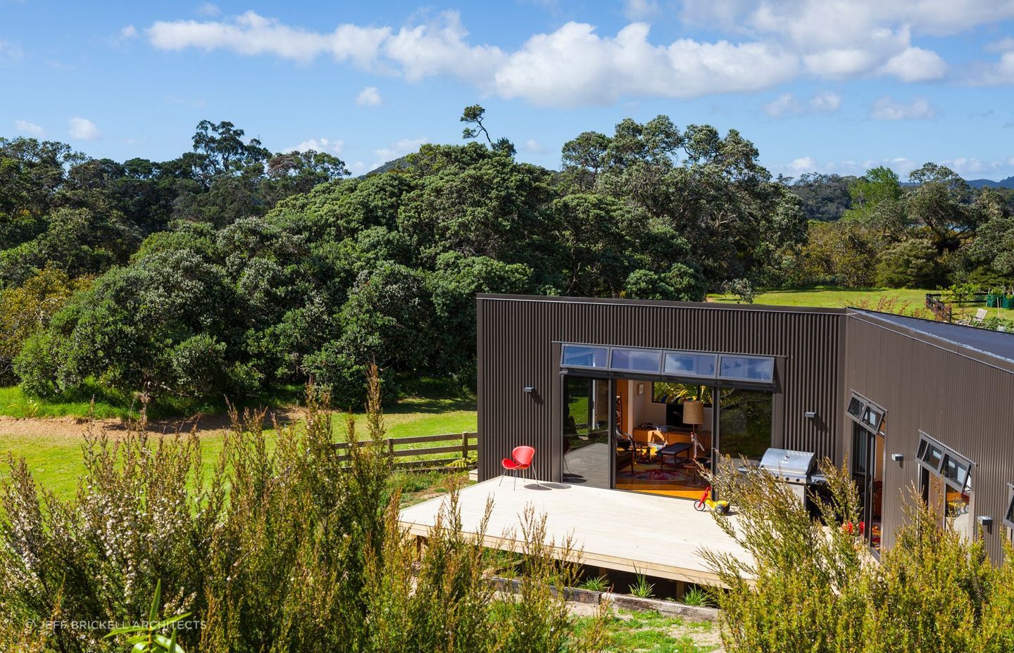 Passive solar design principles like high insulation and natural ventilation add to the comfort and energy efficiency of the home. Photography: Doug Pearson Photography