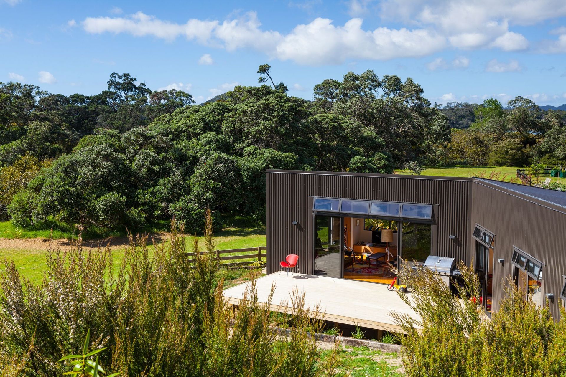 Passive solar design principles like high insulation and natural ventilation add to the comfort and energy efficiency of the home. Photography: Doug Pearson Photography