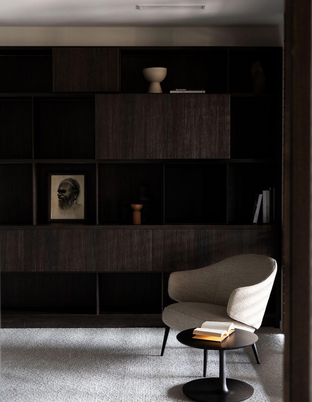 The study, designed with staggering cabinetry with varying depths | Photographer: Anna McLeod