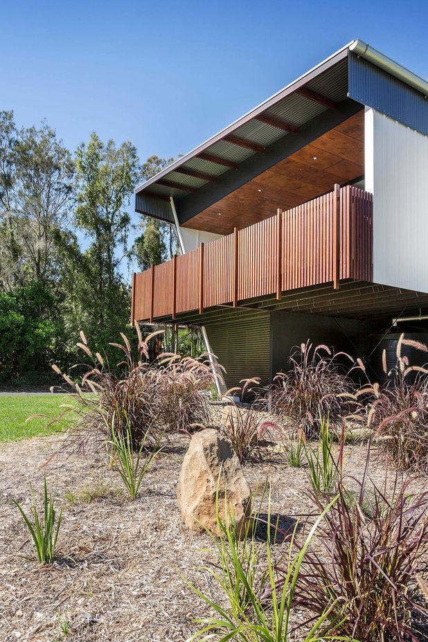 The property offers a picturesque view, extending to a spacious back garden. Photography: Damien Bredberg Photography