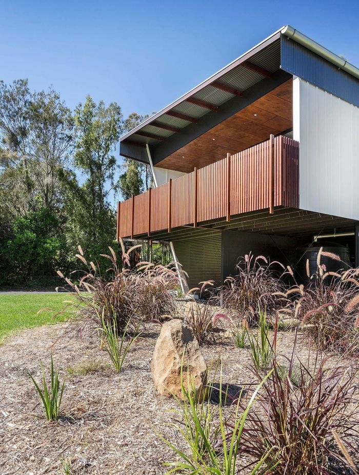 The property offers a picturesque view, extending to a spacious back garden. Photography: Damien Bredberg Photography