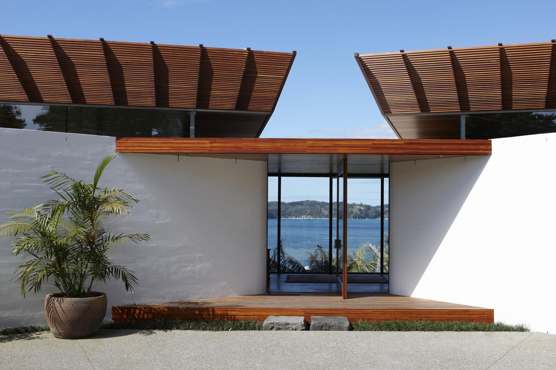 Paihia-House-Lindesay-Construction-Front-door.jpg