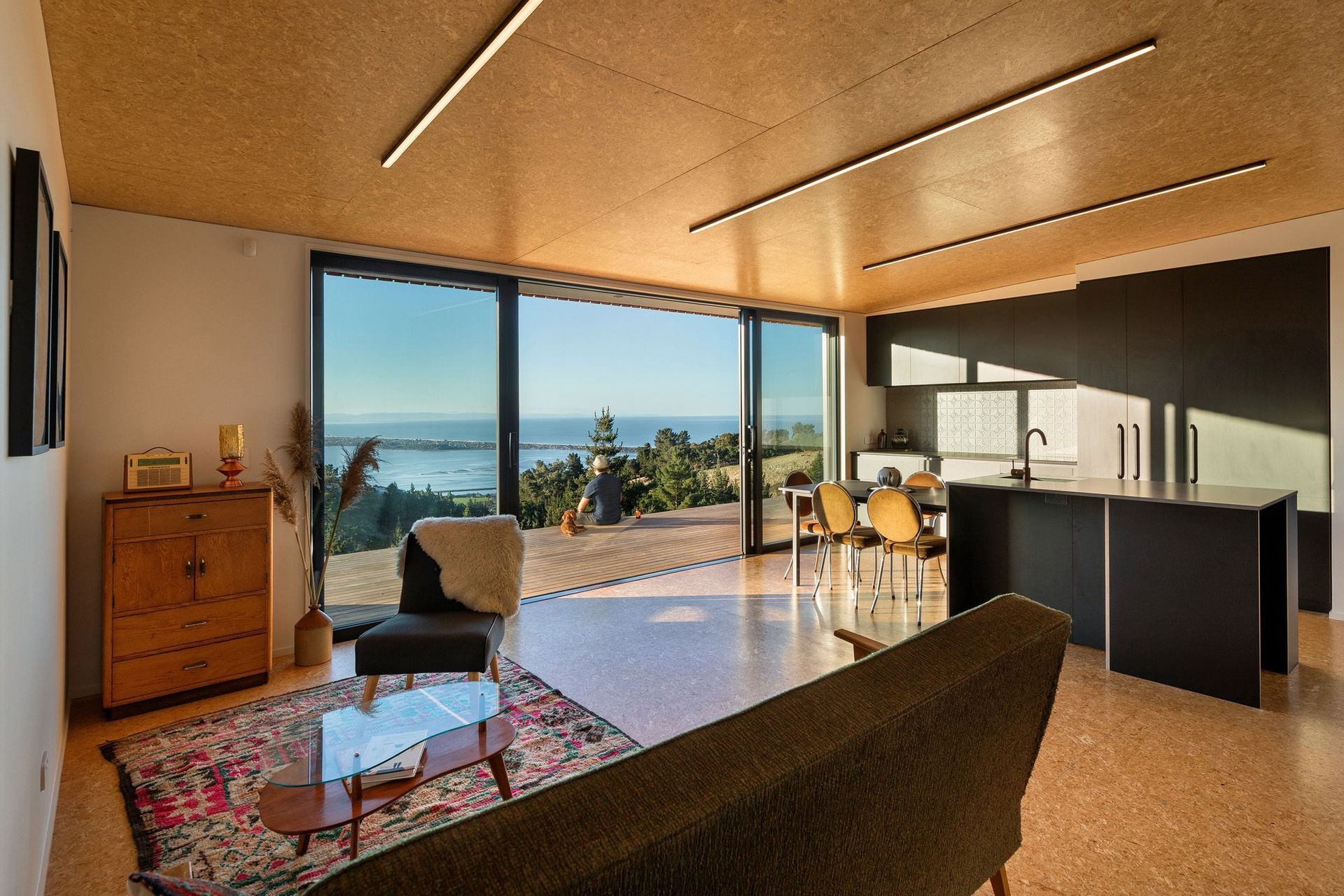 Modern touches with rustic charm personifies the interior of Petite Maison