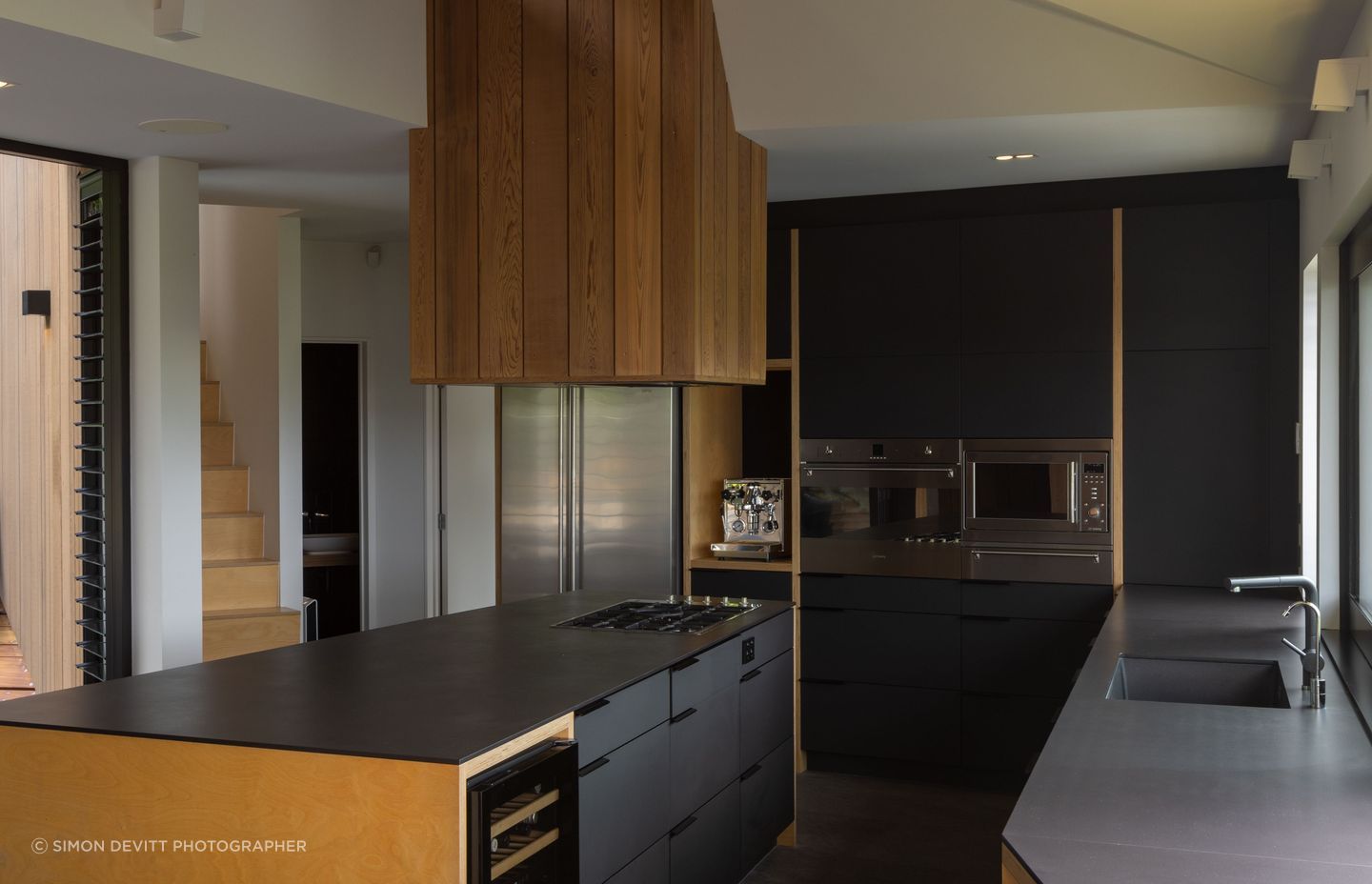 The interior palette reflects the exterior to create harmony between the two.