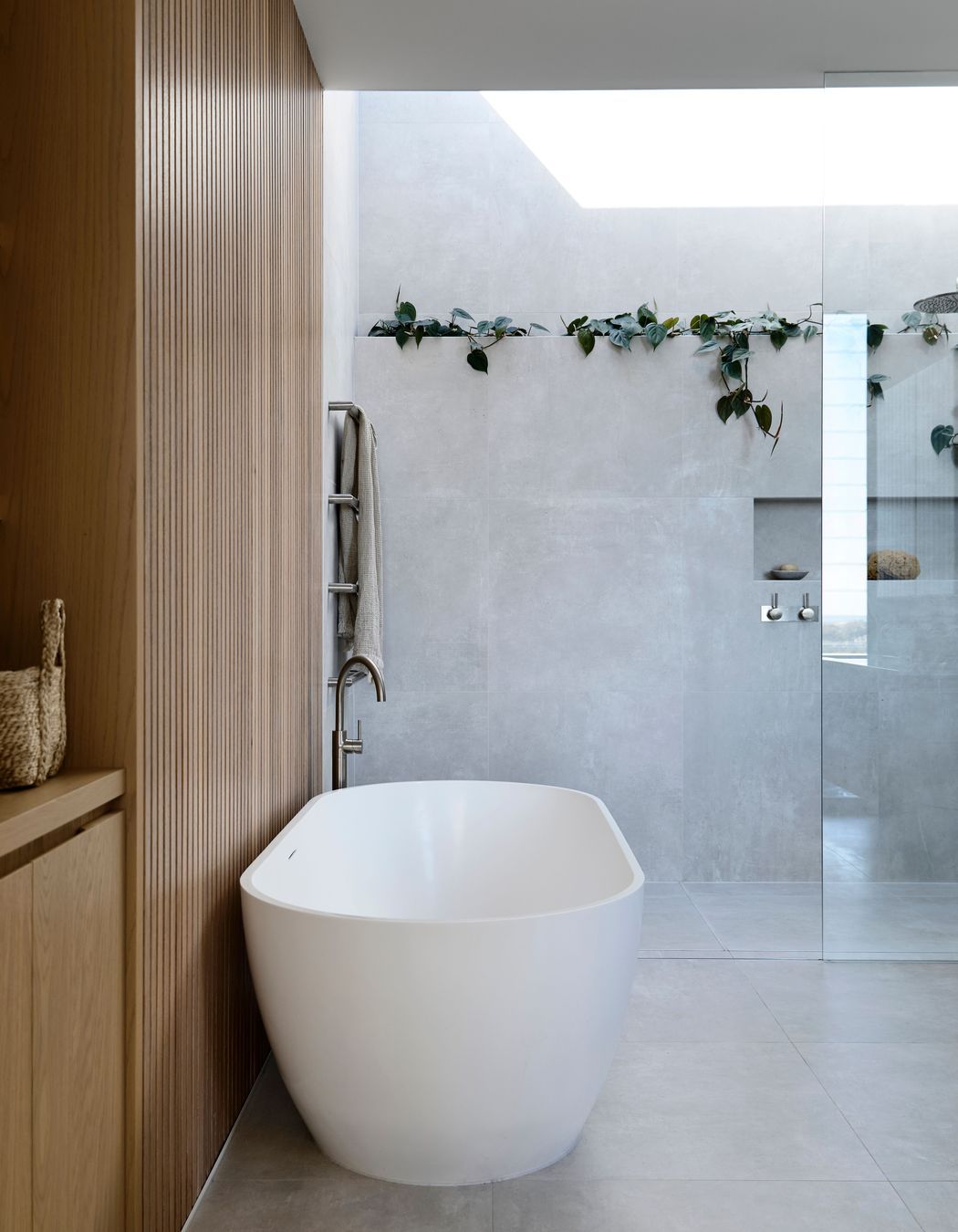 A creeping plant adds a biophilic element, bringing the outside in.