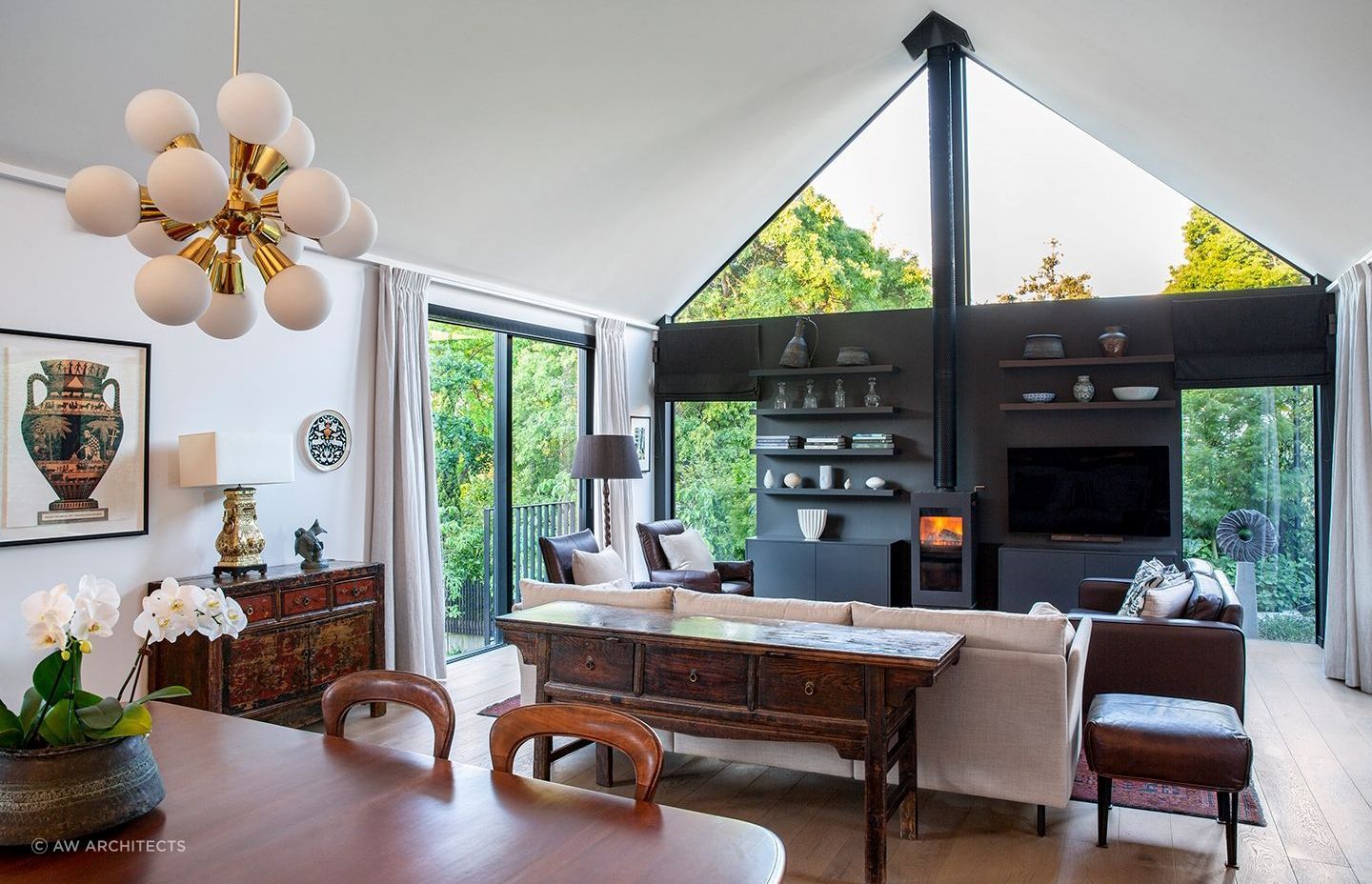 The living spaces enjoy lush garden views. | Photography: Lisa Gane