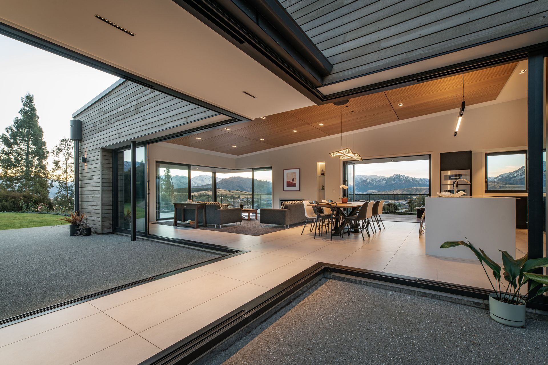 “You can retreat into the internal courtyard and still see through the house and retain that connection to the mountains.” The views through the windows are like landscape paintings, says Barry.