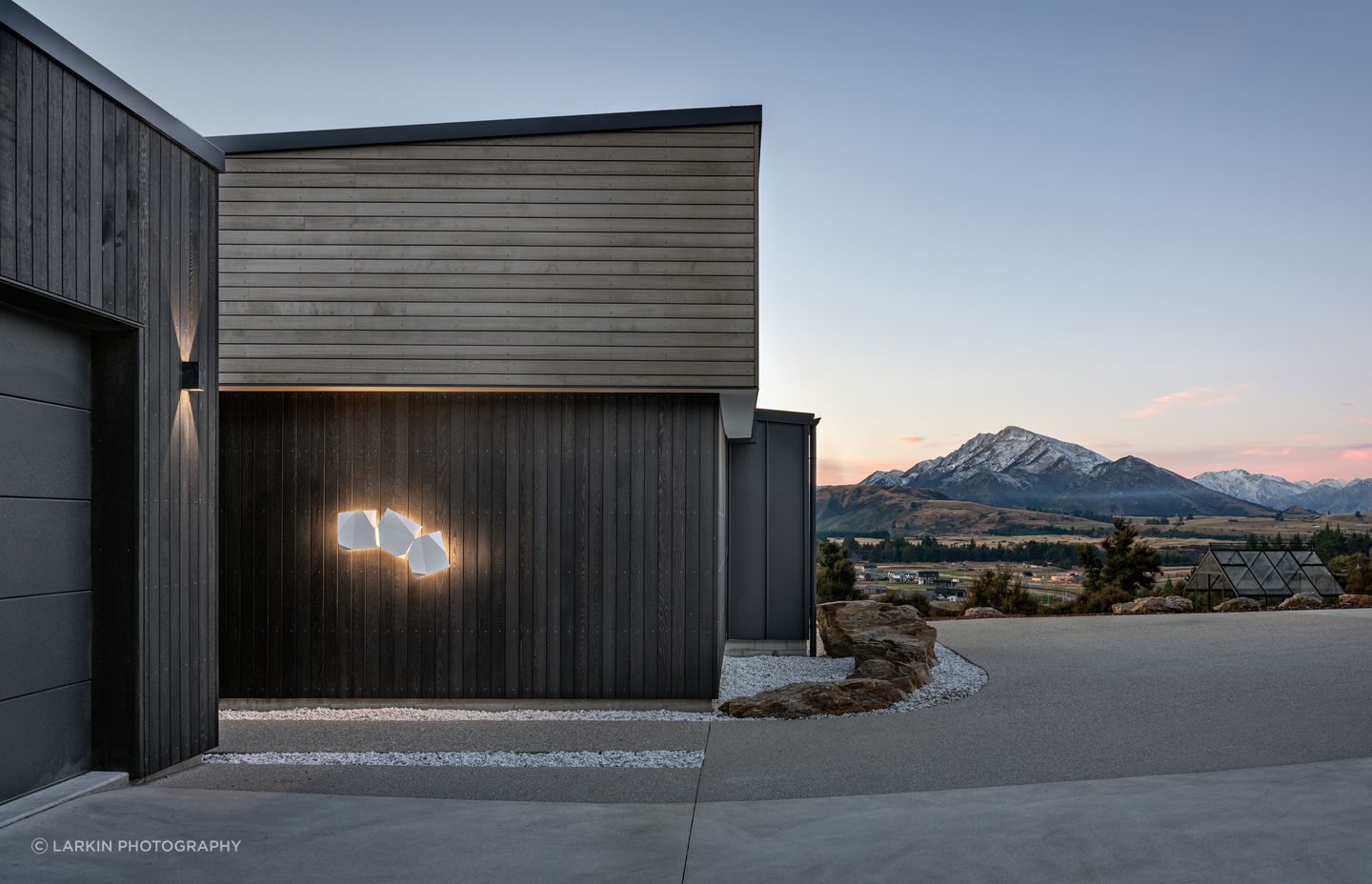 The clients are very keen on feature lighting and chose much of it themselves, says Barry.