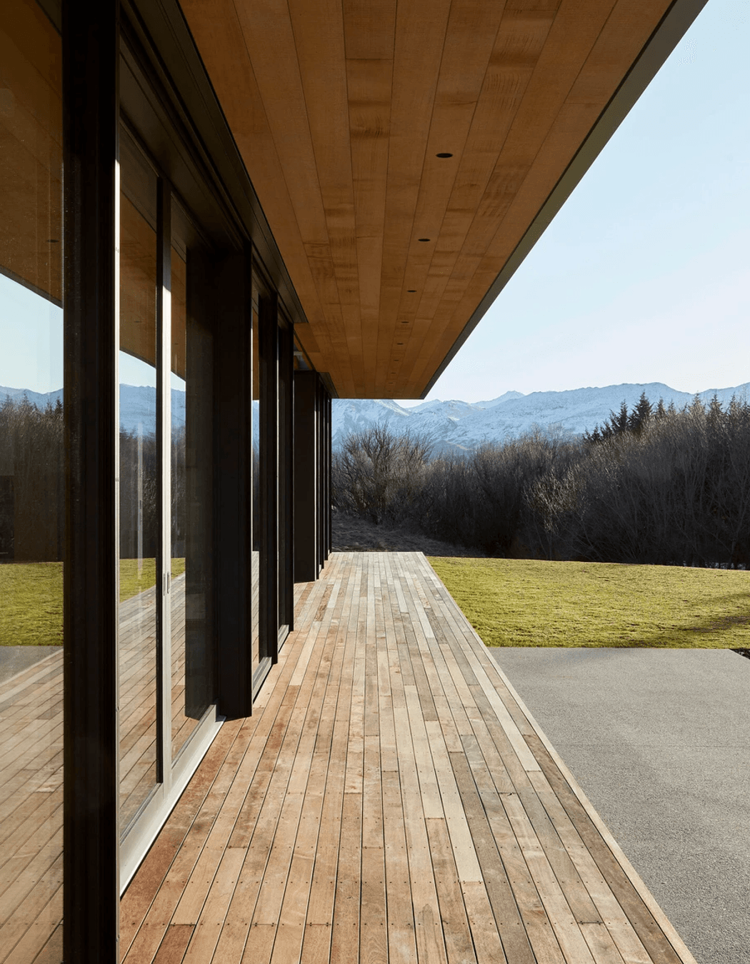 Glazing connects interior and exterior spaces whilst retaining warmth.