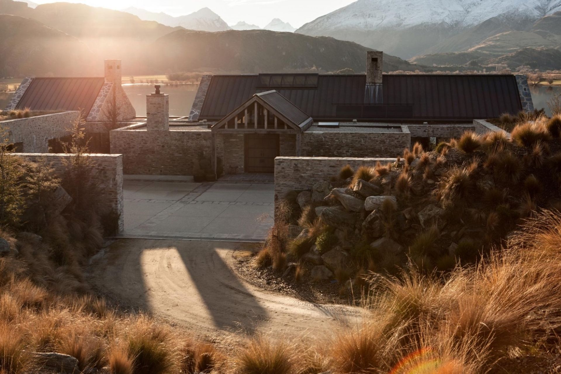 The timeless design of the Central Otago House is completely at one with its idyllic surroundings. | Photography: Simon Devitt