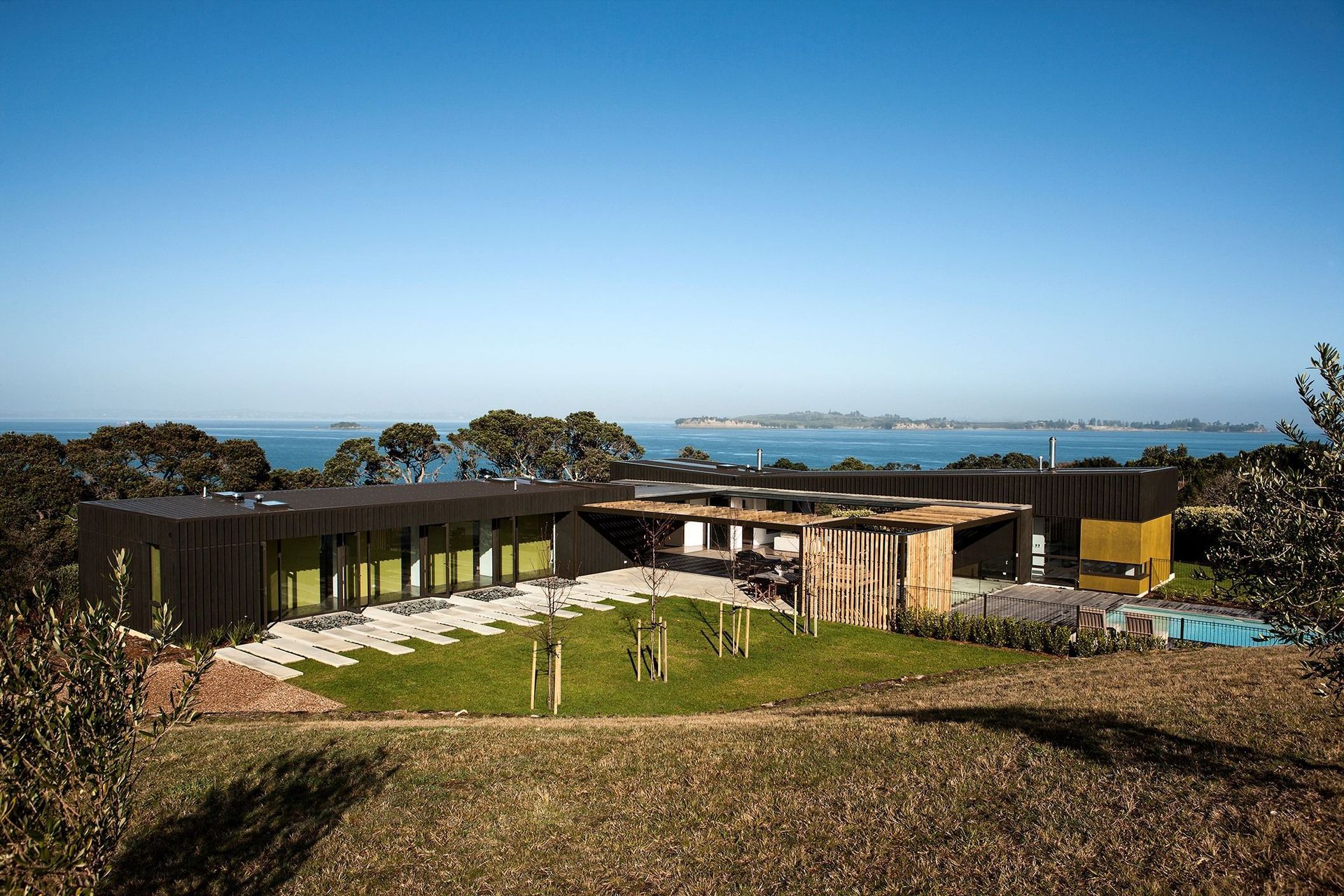 The perfect Kiwi summer house with an equally stunning view of the Hauraki Gulf.