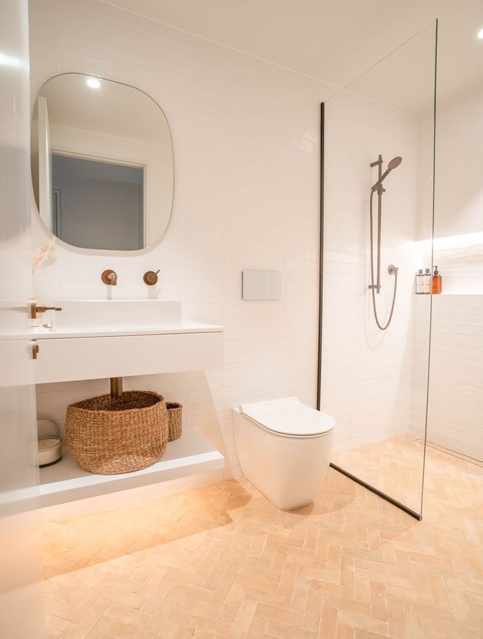 “Colour has been added with furnishing, but it’s still neutral so that nothing stands out,” says Van Hout.