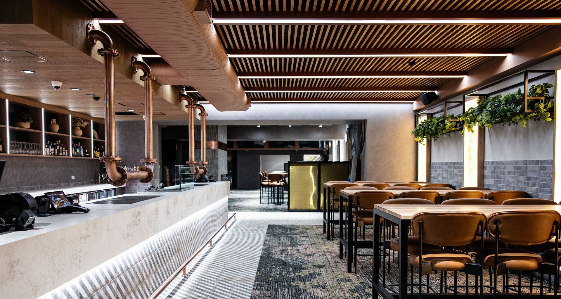 Cedar Cutters Sports Bar.