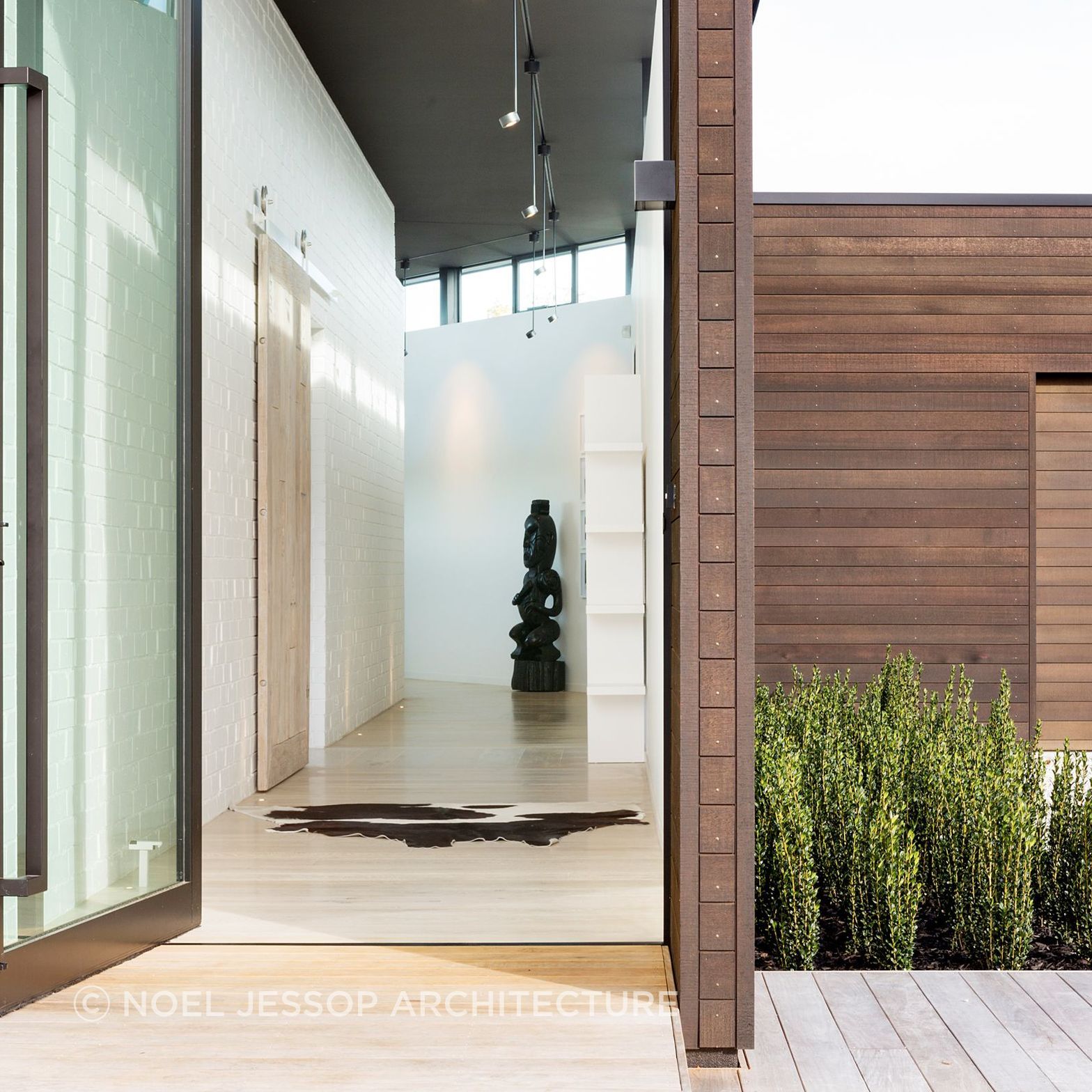 lack-on-white-home-waikato-entrance.jpg