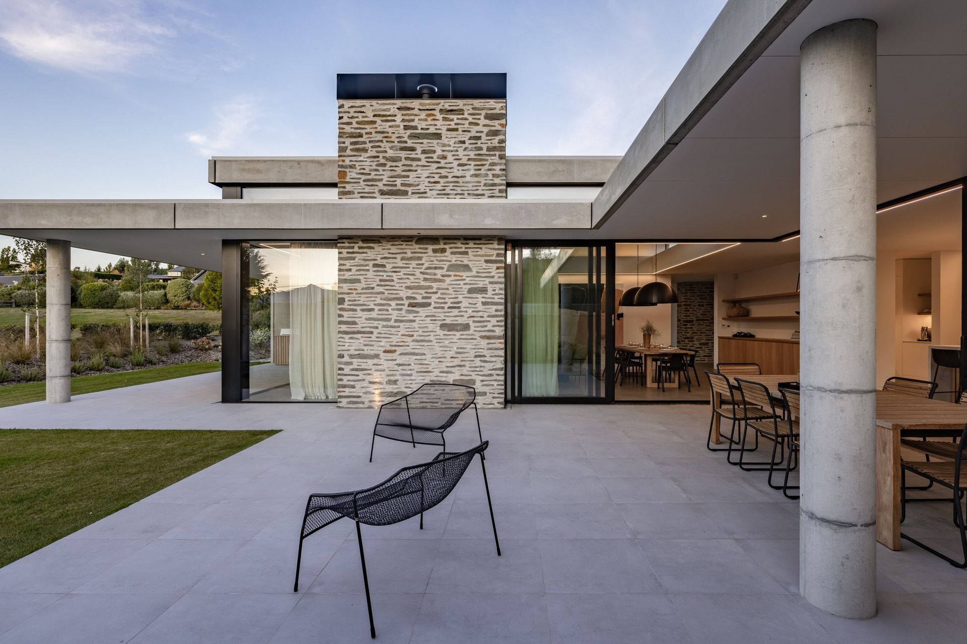 The visuospatial experience is layered but clearly comprehensible, anchored by a central, north-facing courtyard.