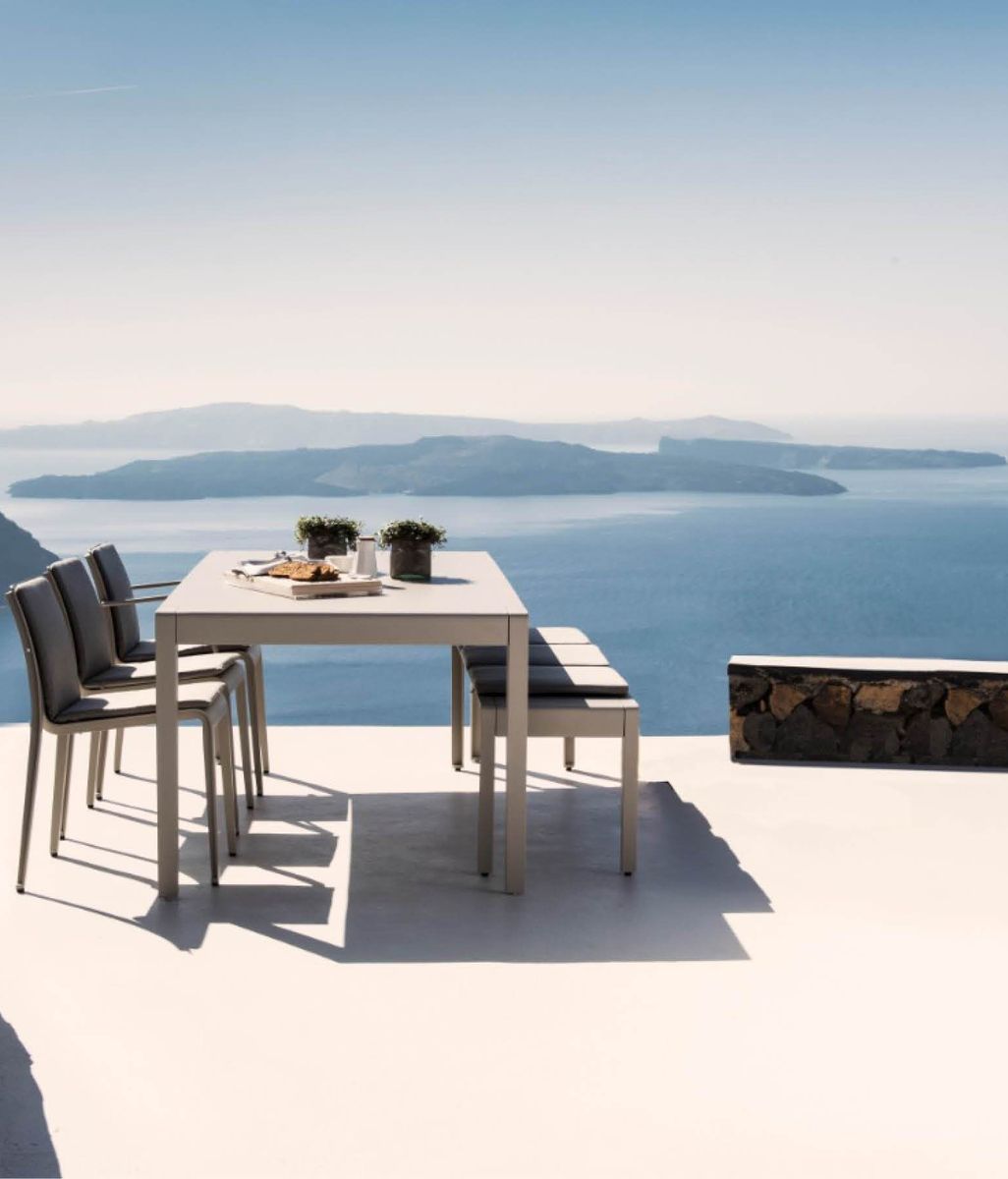 How to choose outdoor furniture: 9 top tips