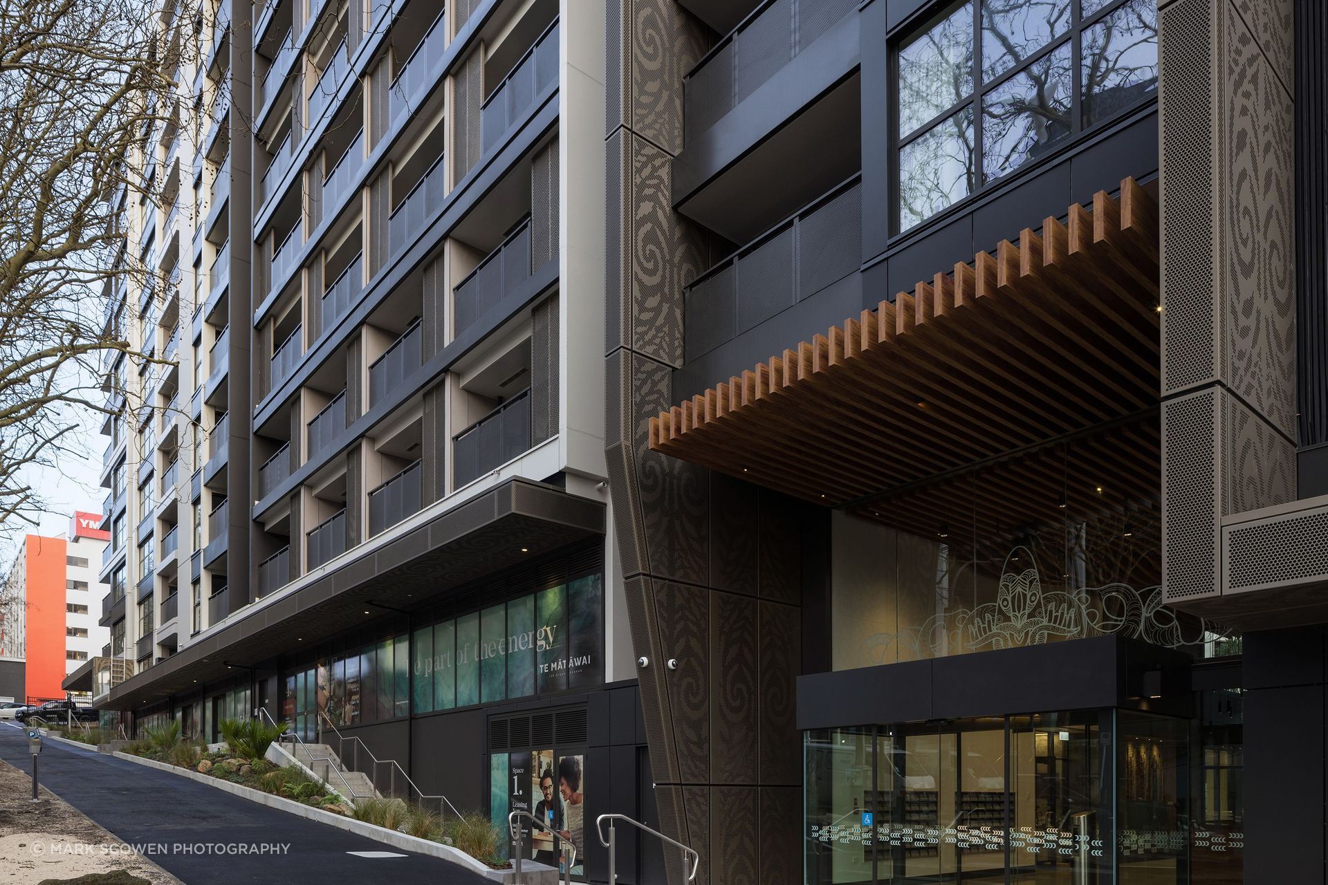 One of the two entrance / lobby spaces into Te Mātāwai provides a warm and welcoming entry for residents.