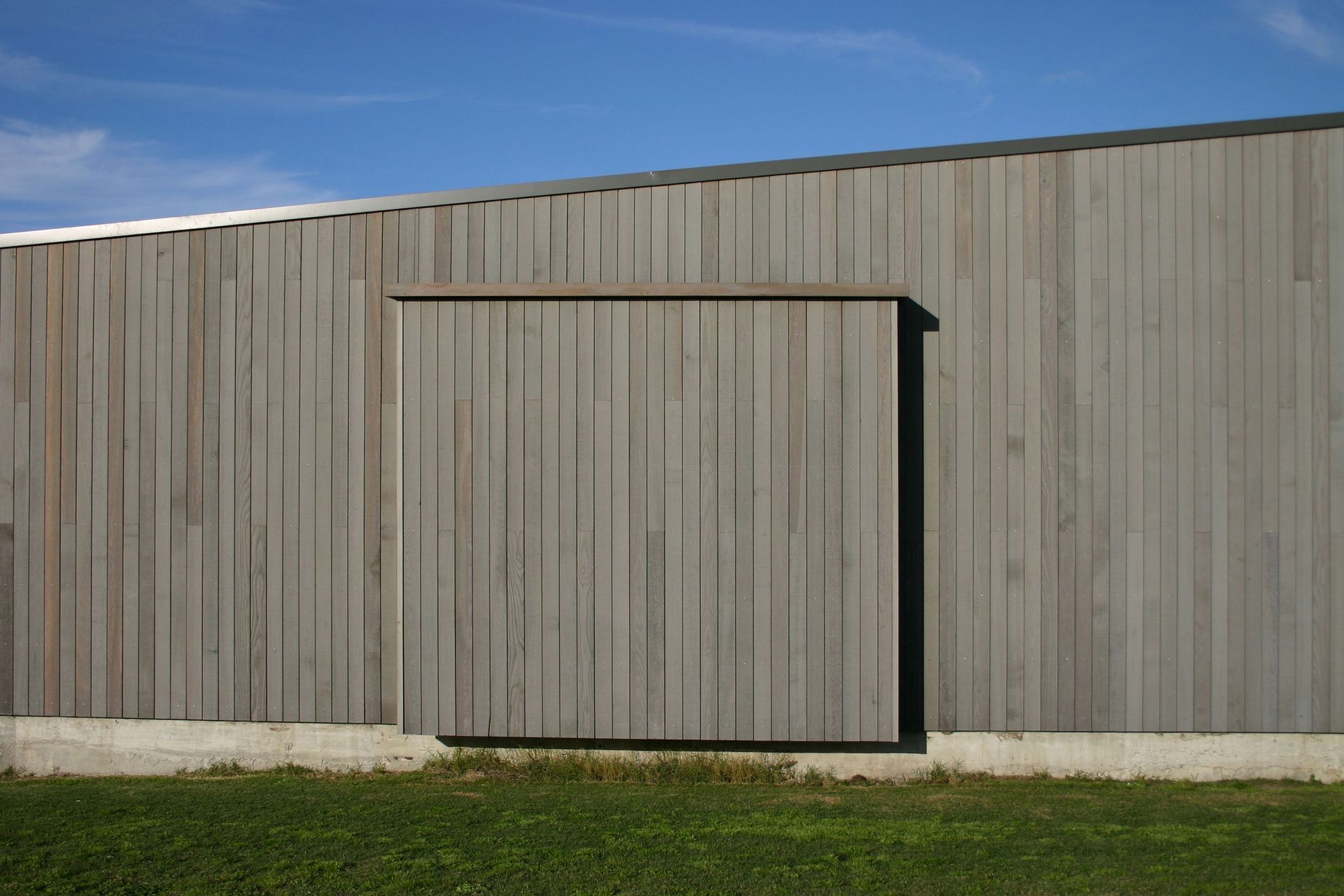 Omaha Beach House by Daniel Marshall 