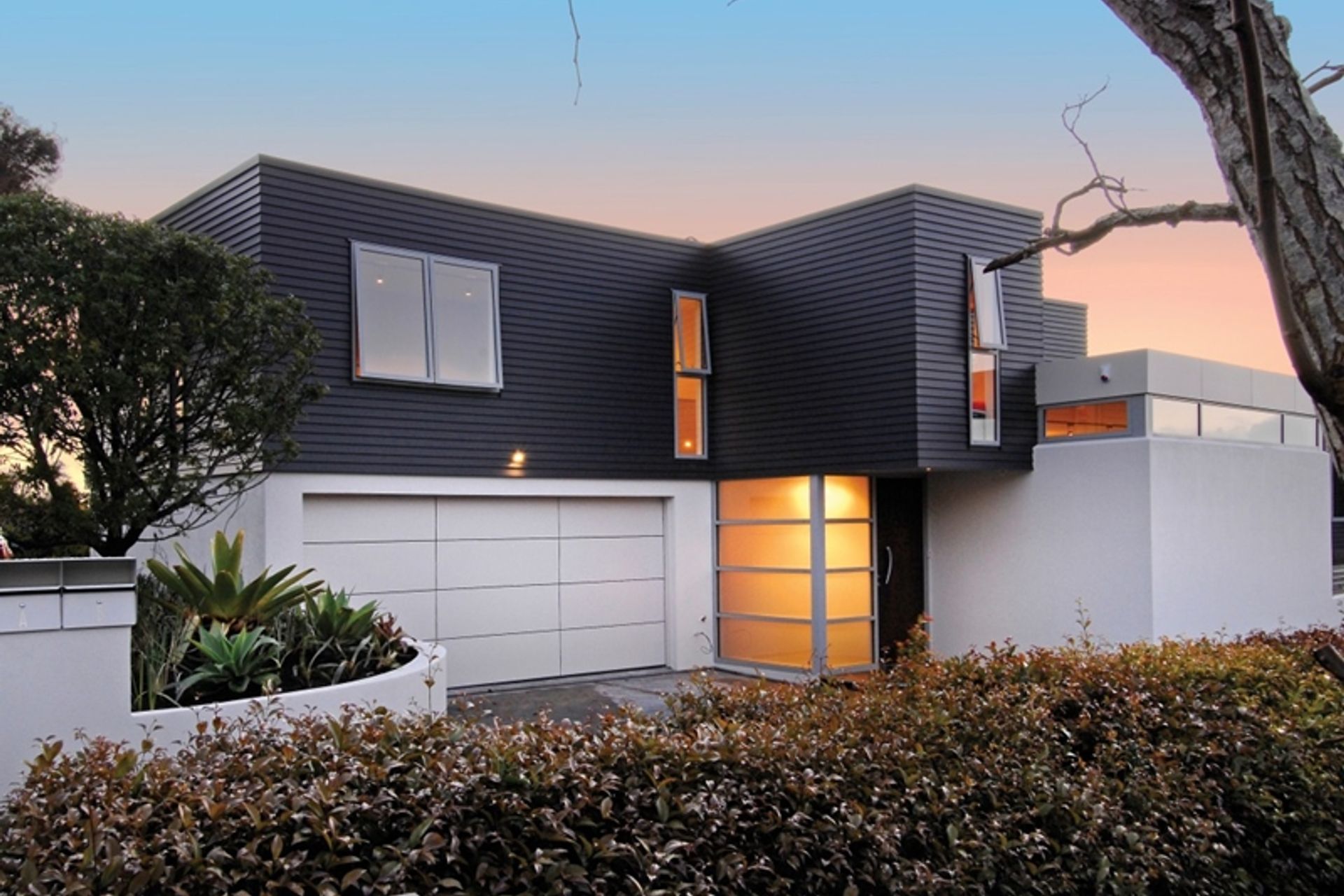 Meadowbank House by Kamermans Architects.