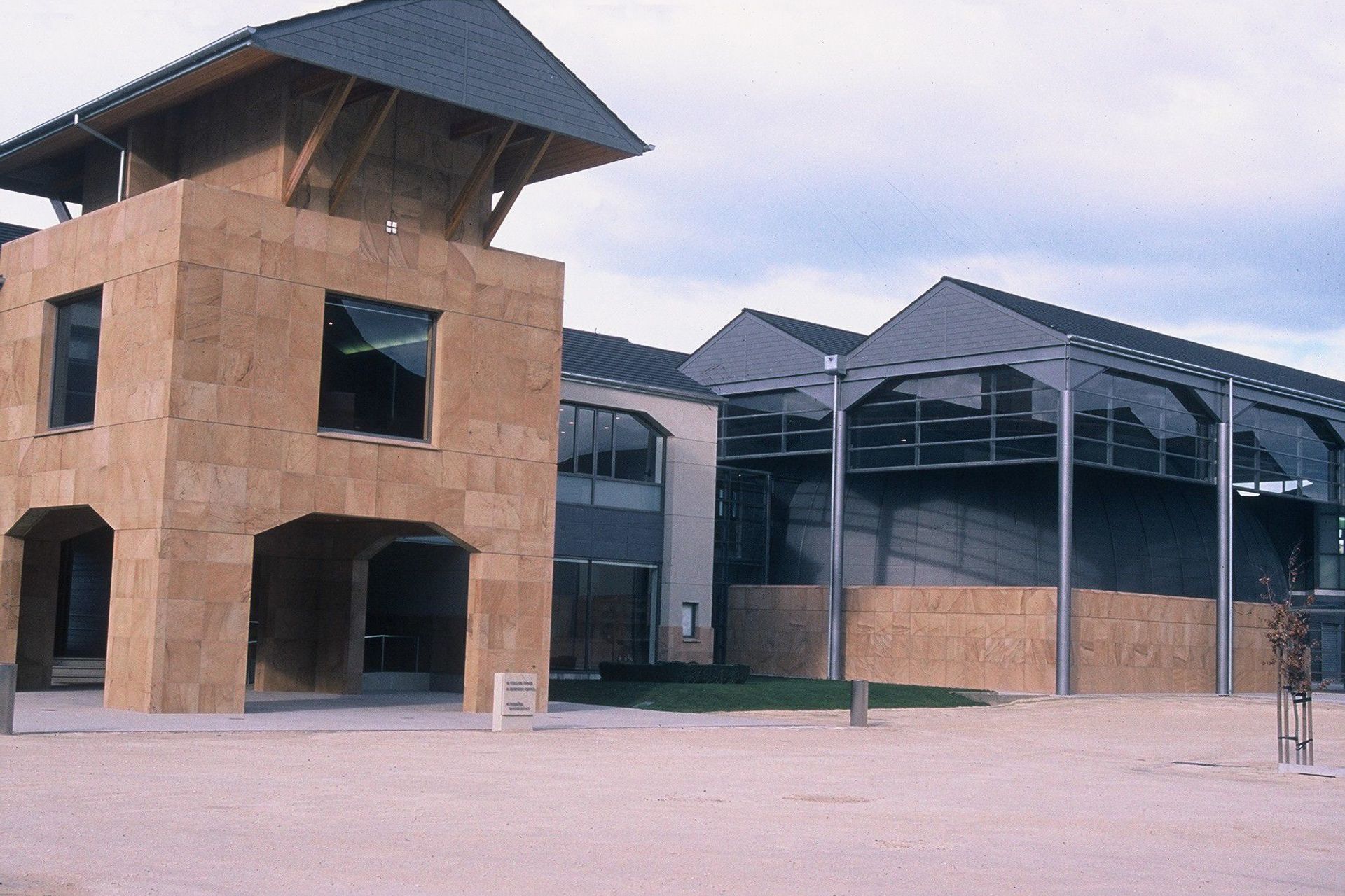 Ahi in Kiln Fired Sawnstone