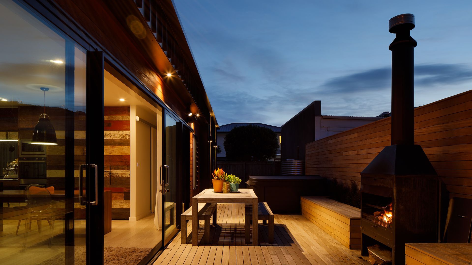 Take a tour of this transportable beachy abode video