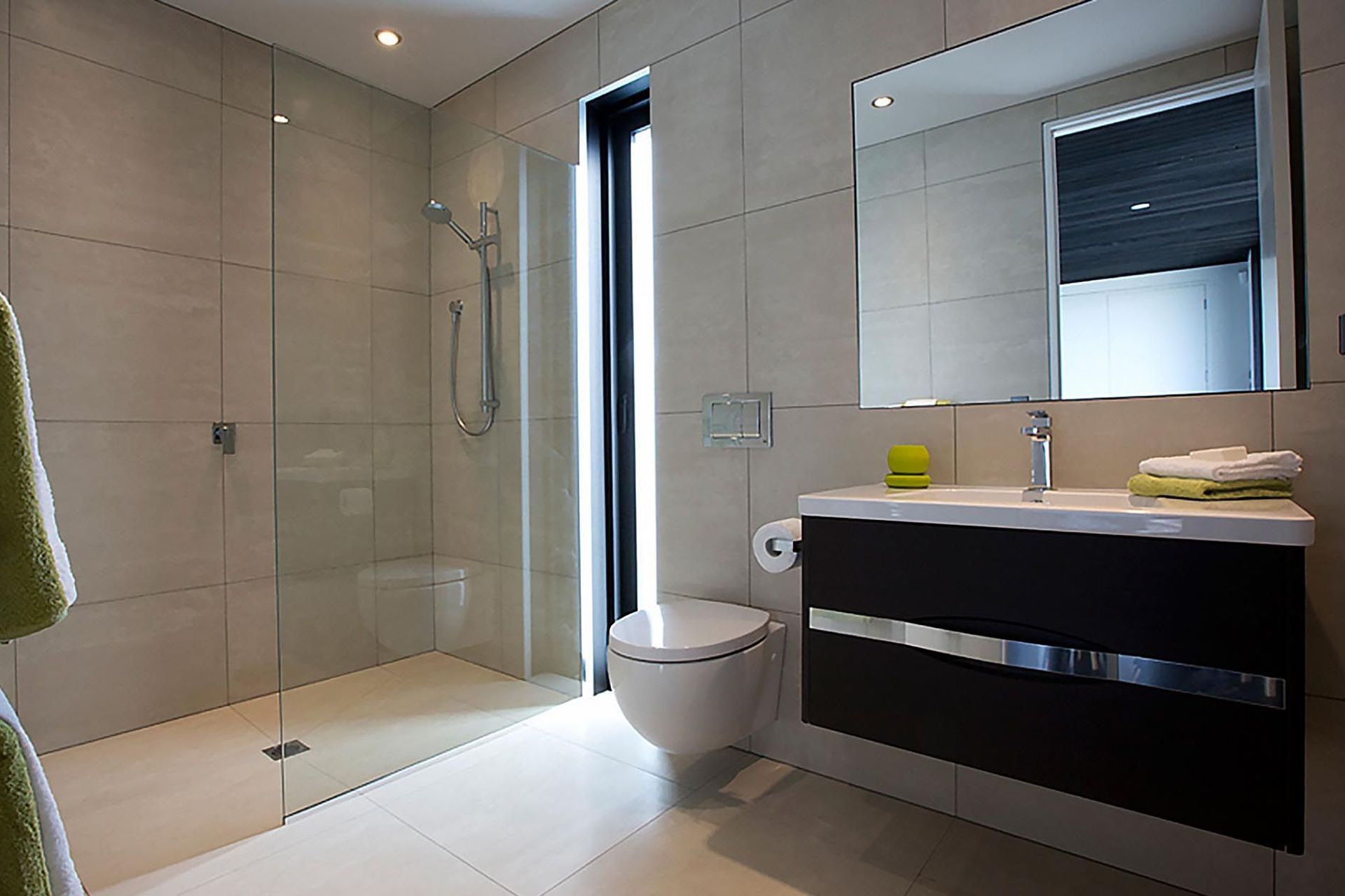 Frameless Shower Screens
