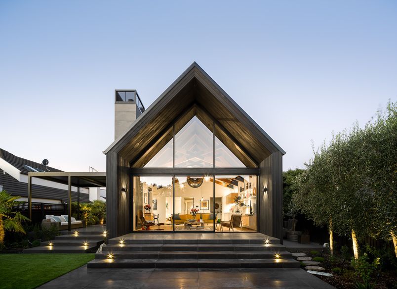 Risen from the silt: 25 Queens