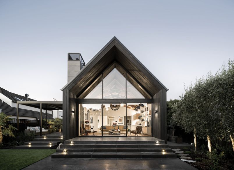 Risen from the silt: 25 Queens