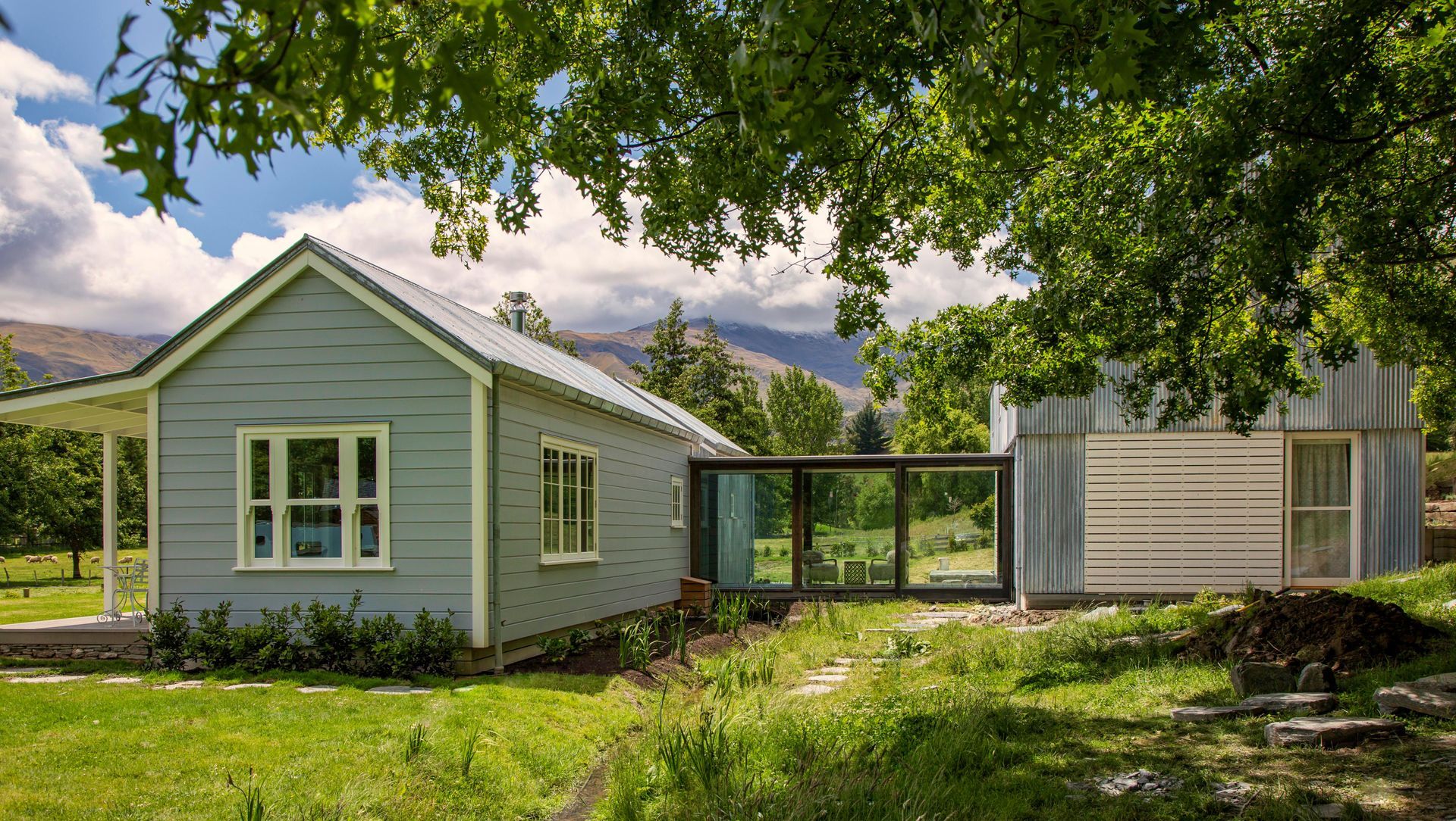 Lake Hayes Cottage | Anna-Marie Chin Architects banner