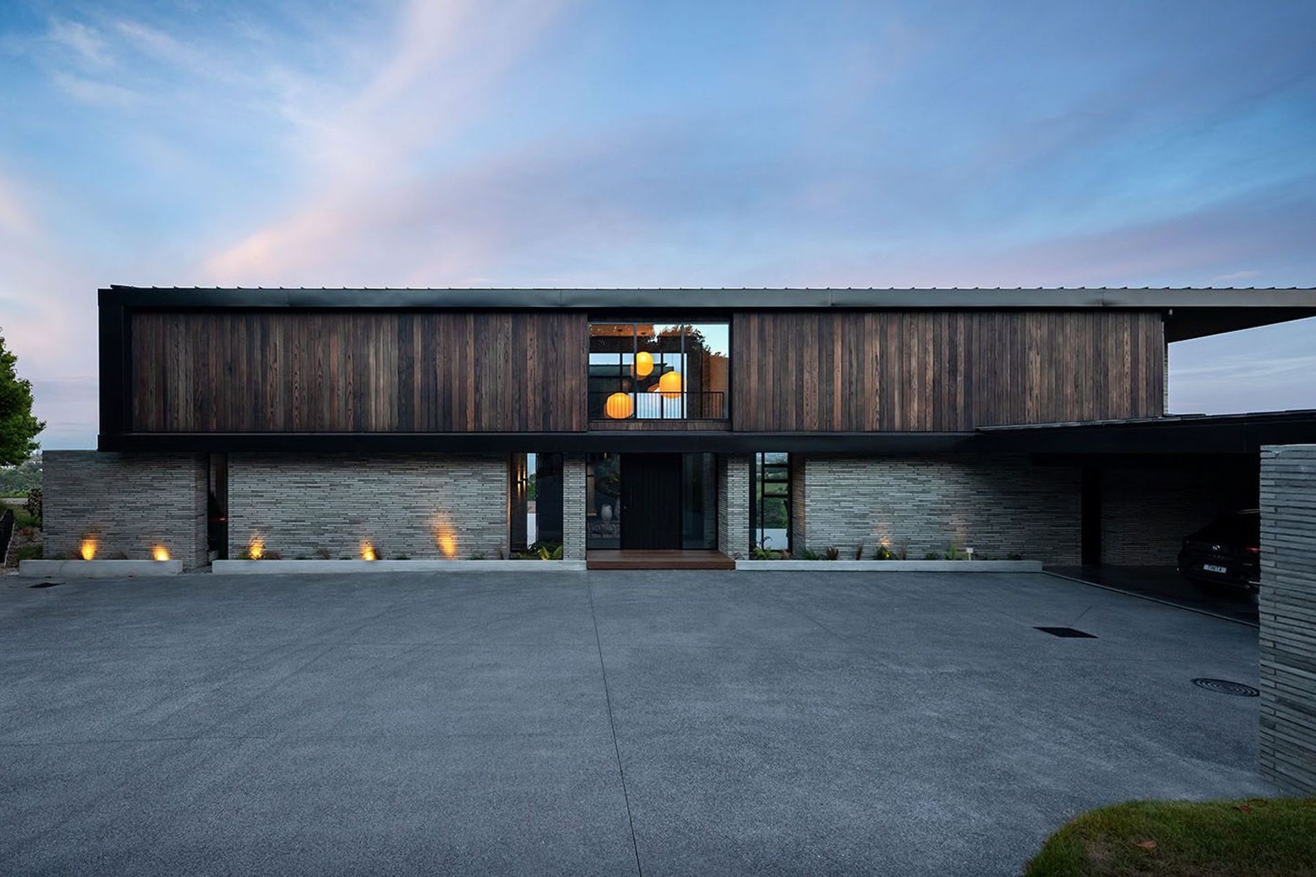 From the drive, the views are obscured by the lower wall plane of the south western, rear facade; an intentional deprivation that dissolves as you move within the home.