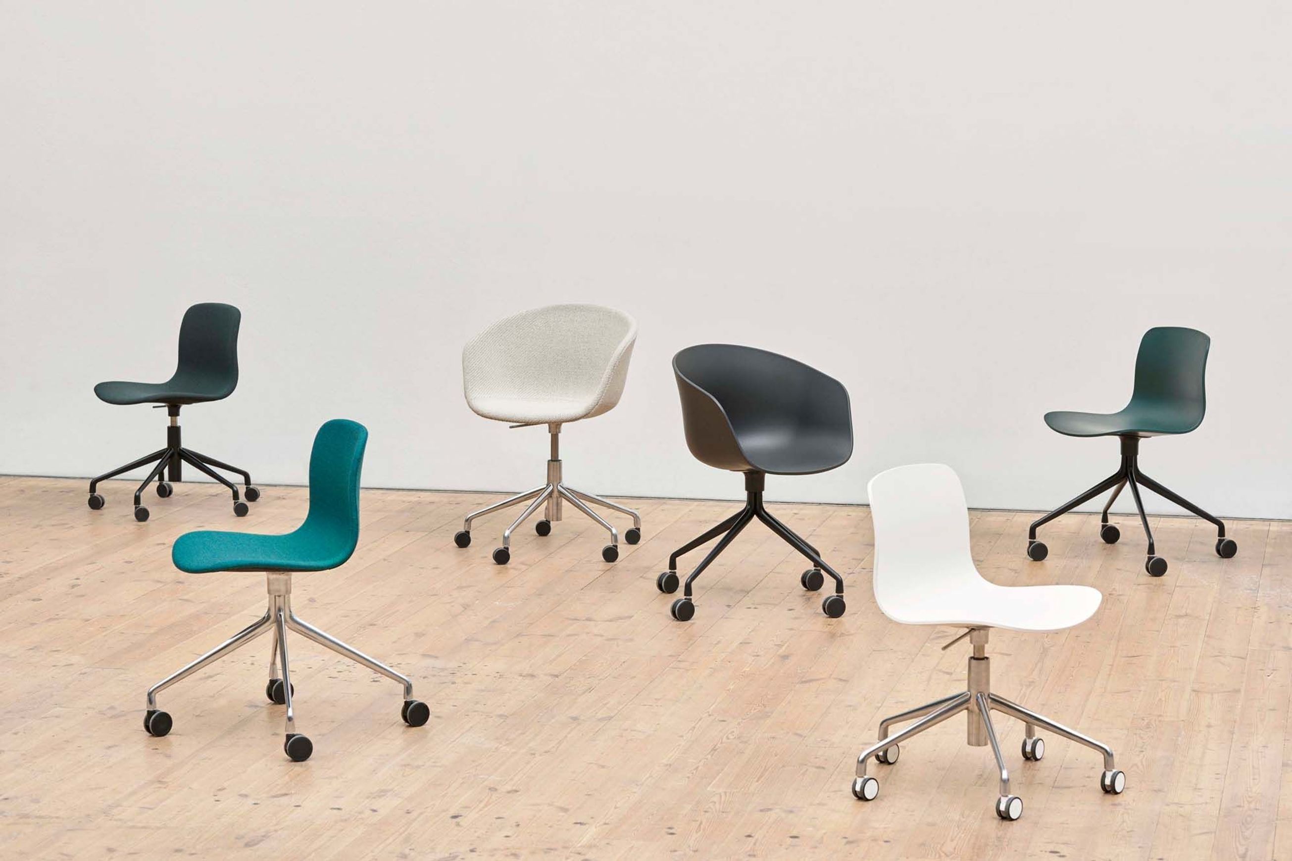 About A Chair AAC50 / AAC51 with gaslift by HAY