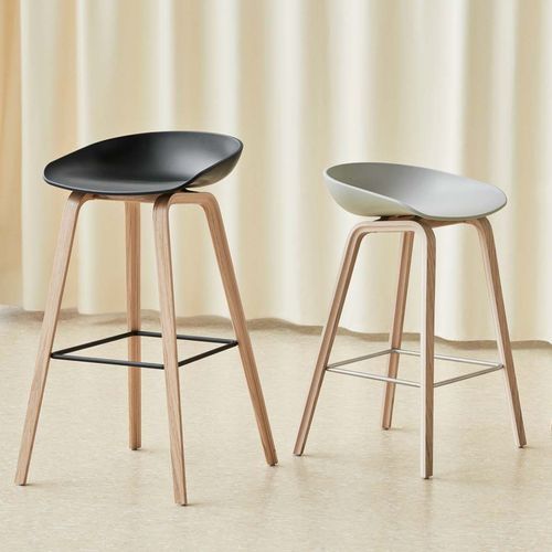 About a Stool AAS32 / 33 by HAY