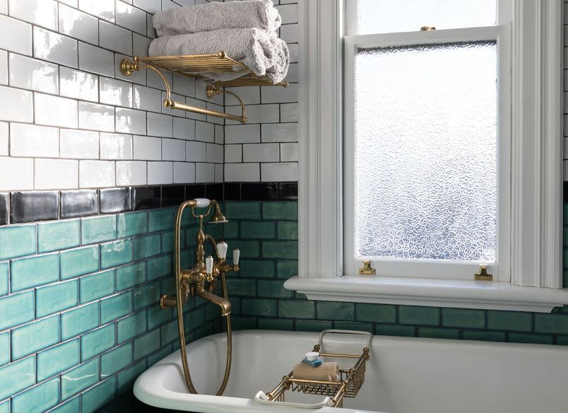 Adelaide Road, Wellington Bathroom