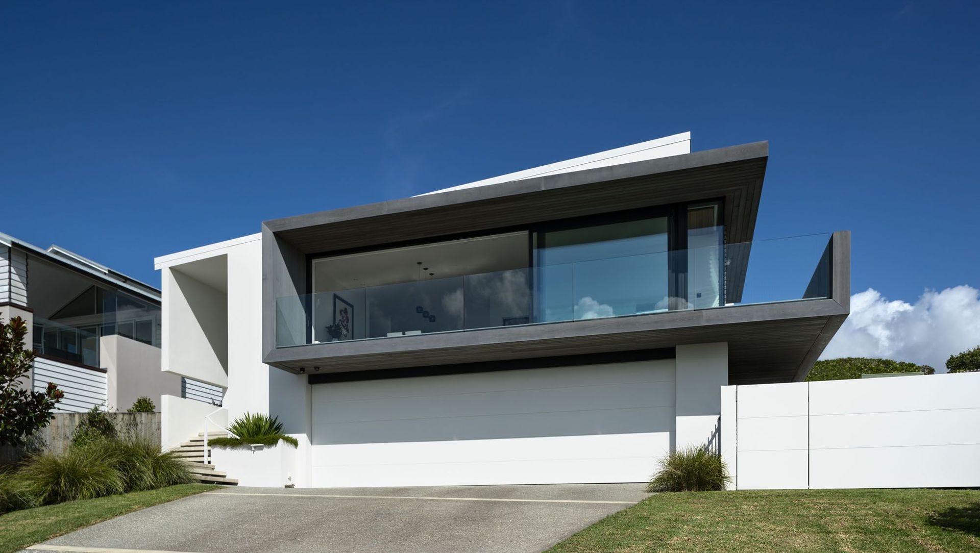 Algies Bay House banner