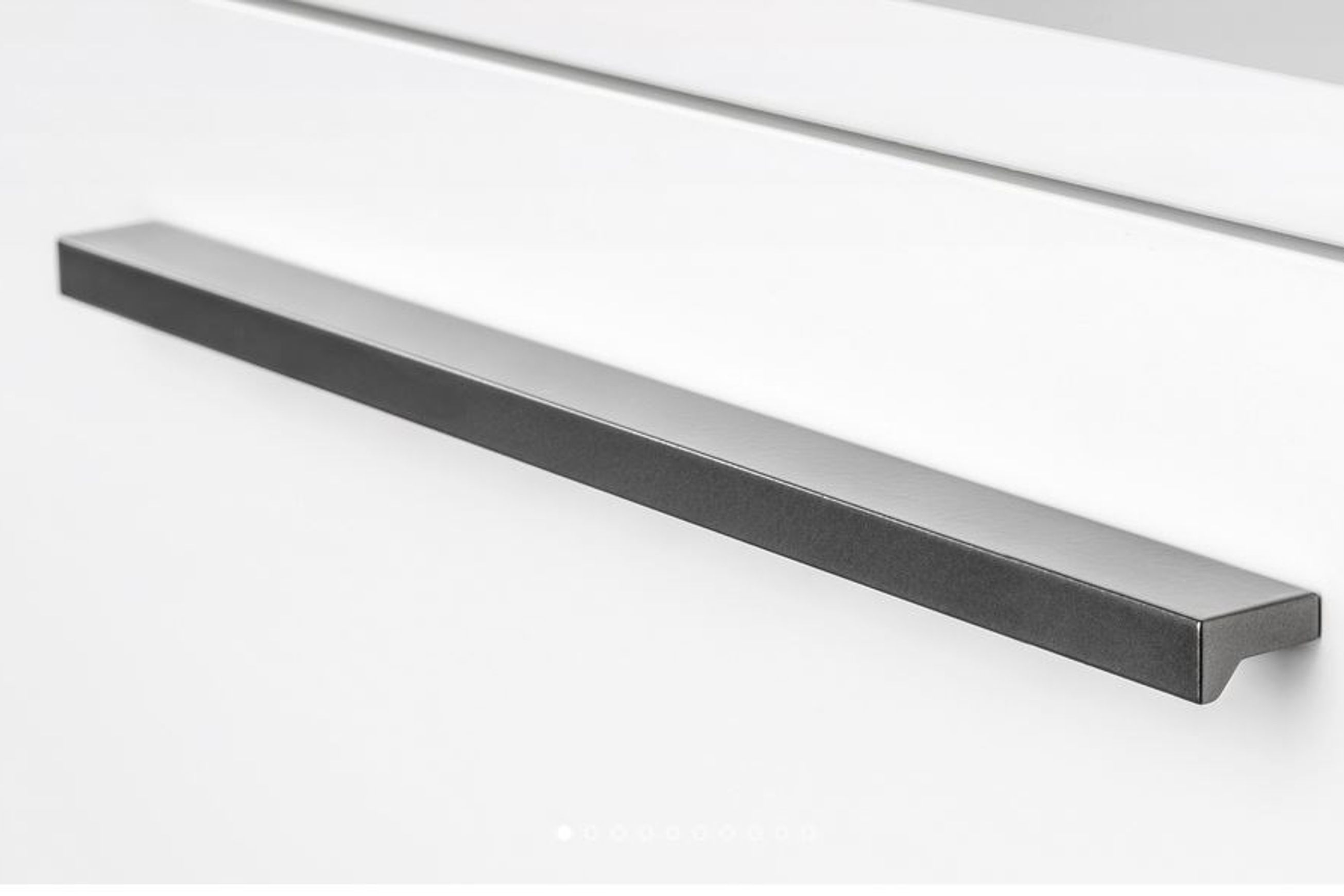 ANGLE Cabinet Handle
