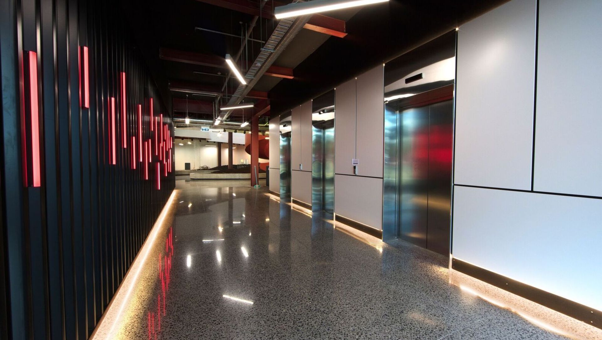 B:Hive Smales Farm Park banner