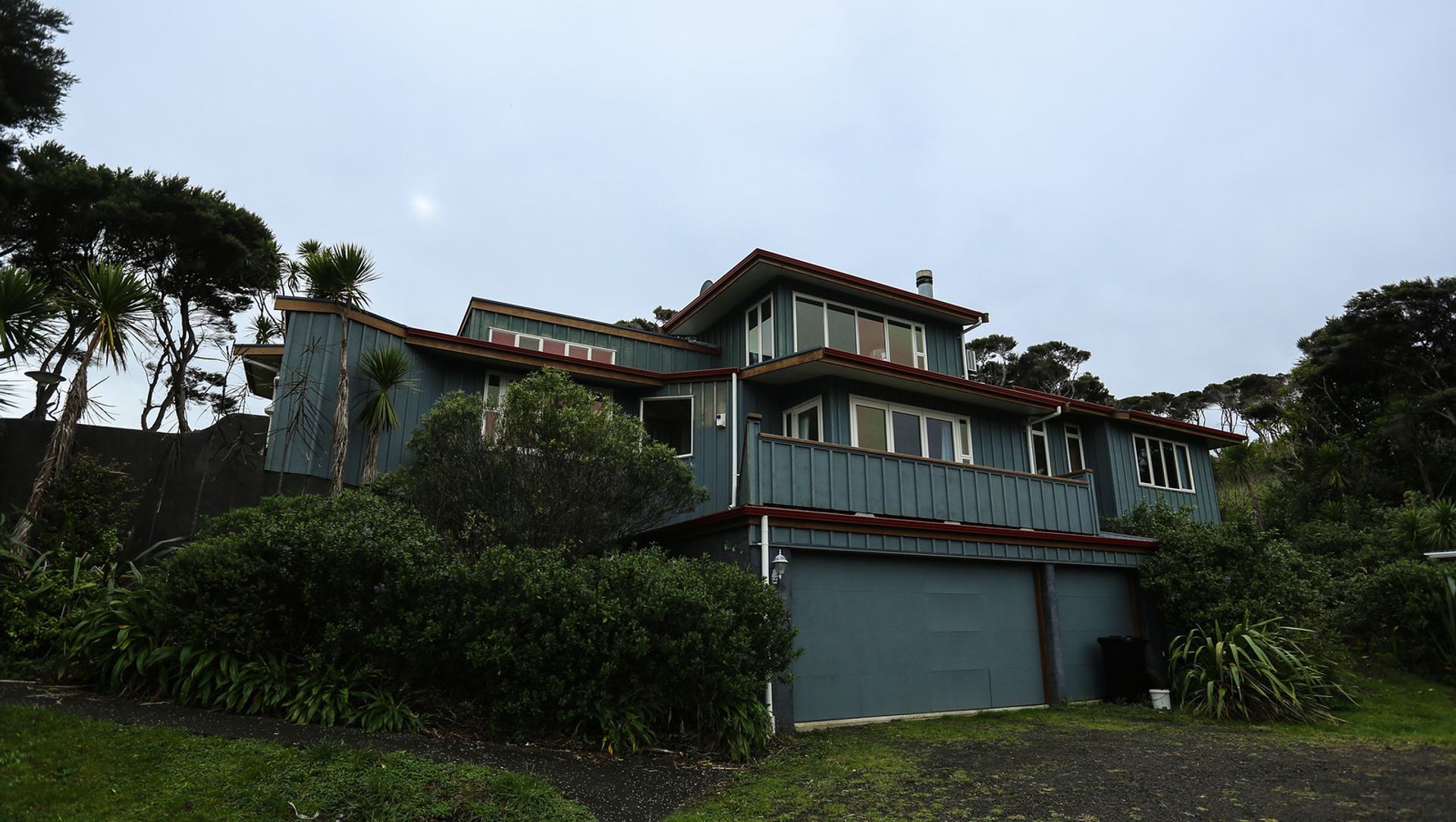 Bethells Beach House banner