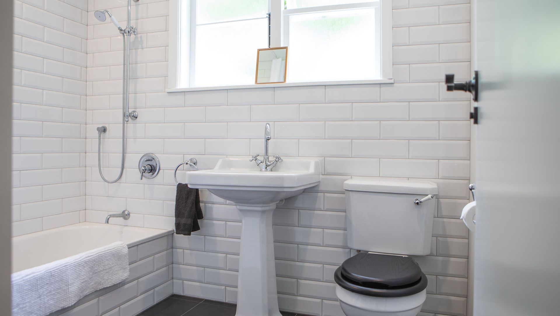 Black - White - Chrome banner