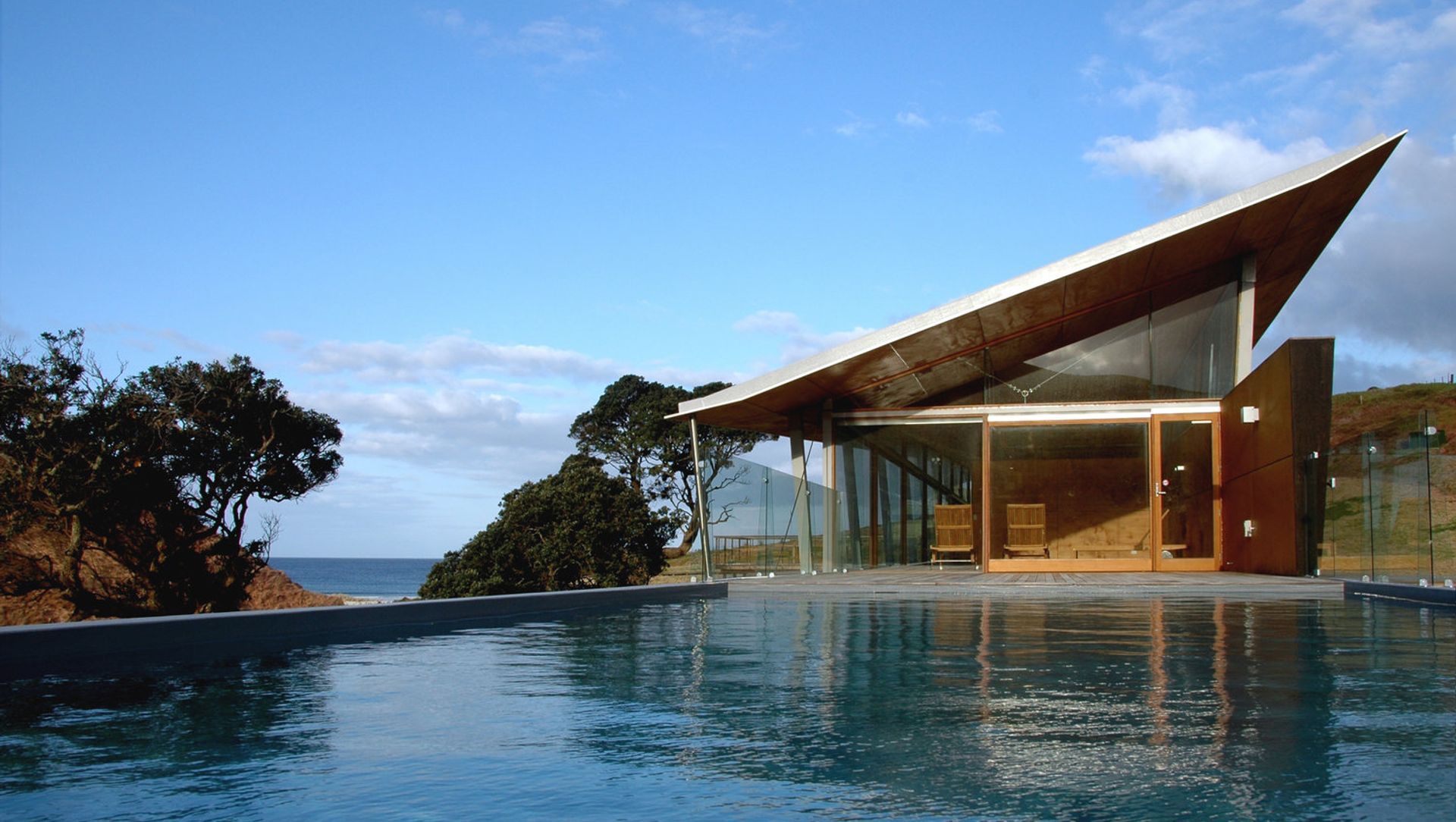 Breamtail Lodge banner