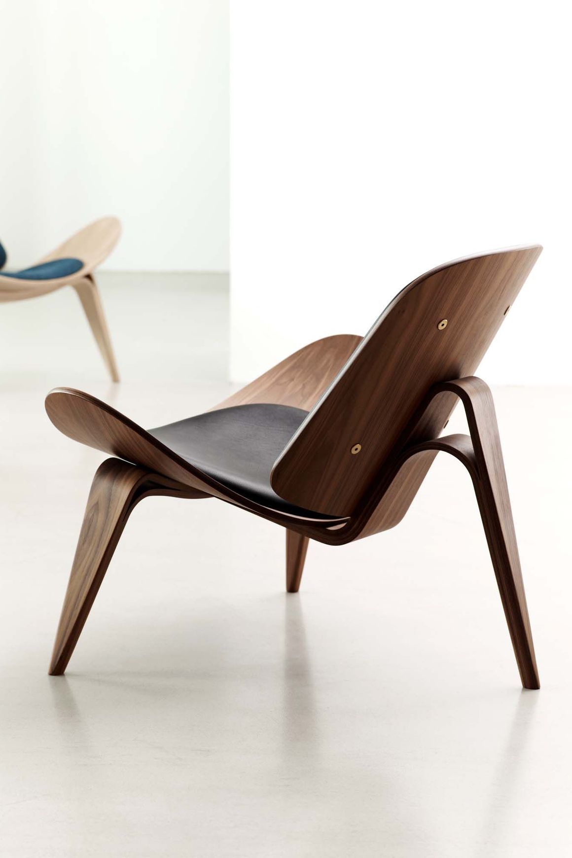 CH07 Shell Chair by Carl Hansen + Son