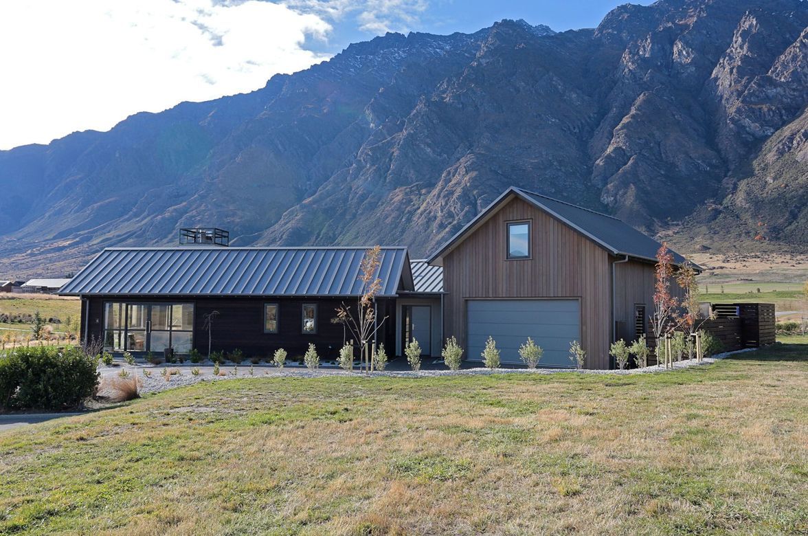 Caithness Court, Jack's Point I