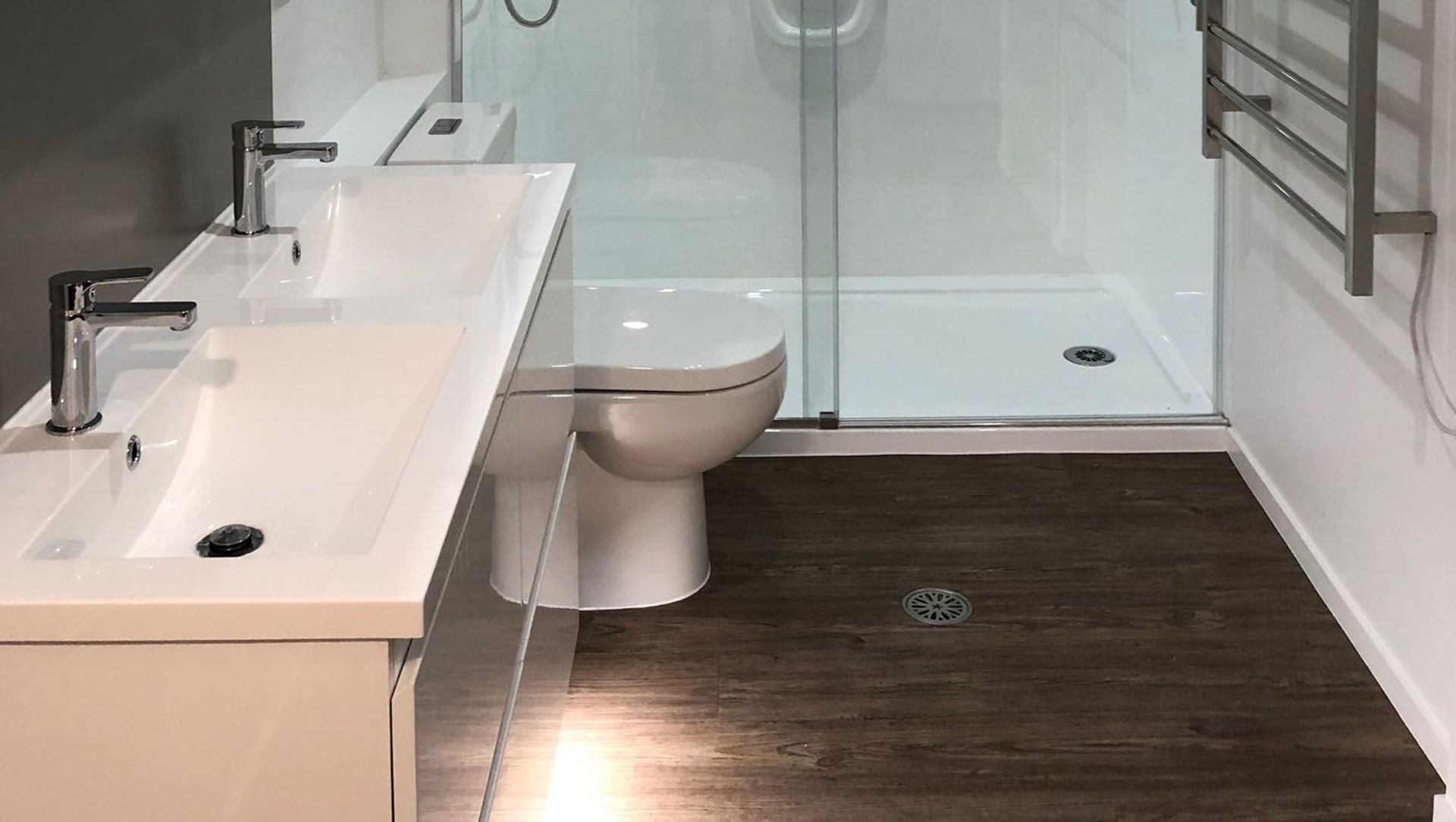 Chrome Bathroom banner